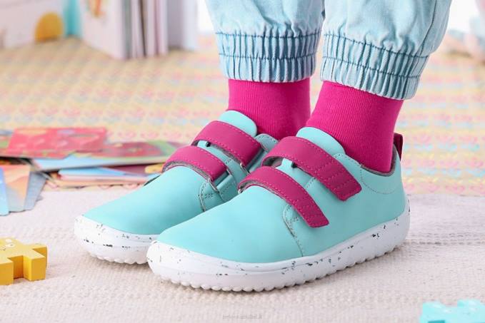 bambini a piedi nudi allegri celeste e rosa Be Lenka 80JV209