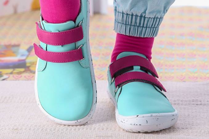 bambini a piedi nudi allegri celeste e rosa Be Lenka 80JV209