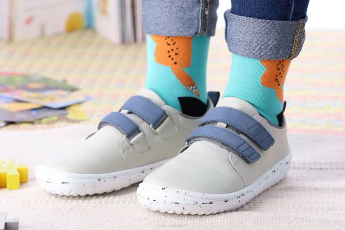 bambini a piedi nudi allegri grigio Be Lenka 80JV208