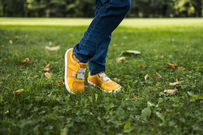 scarpe da ginnastica per bambini a piedi nudi - fluide senape e mango Be Lenka 80JV198