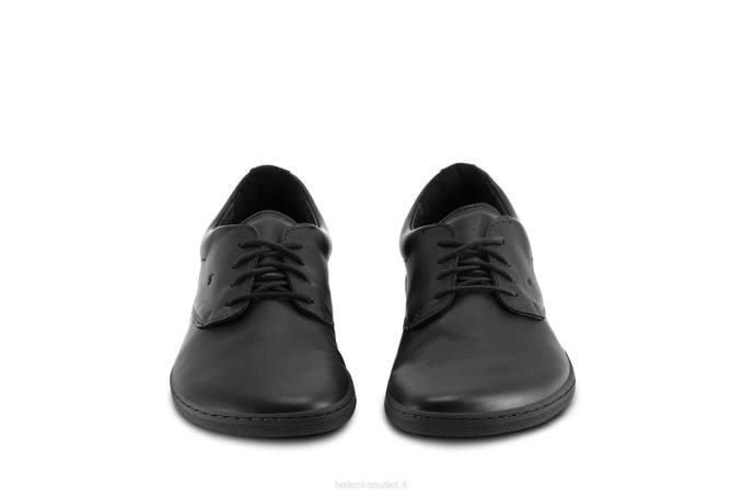 uomini scarpe a piedi nudi paesaggio urbano tutto nero Be Lenka 80JV2