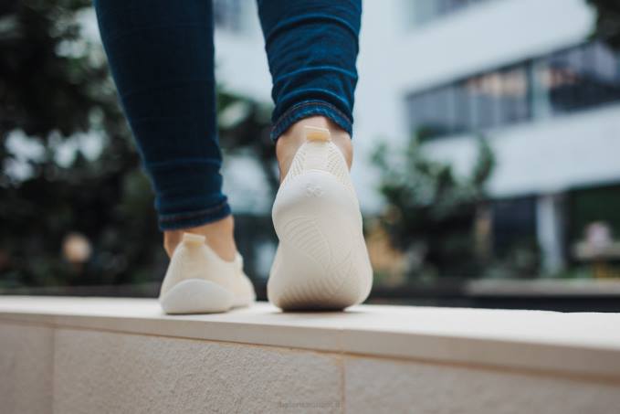 uomini le scarpe da ginnastica a piedi nudi elevano Bianco avorio Be Lenka 80JV32