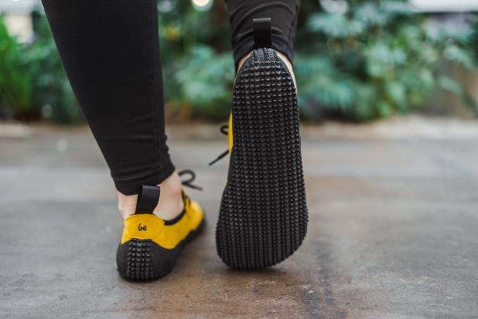 uomini scarpe a piedi nudi trailwalker 2.0 mostarda Be Lenka 80JV115