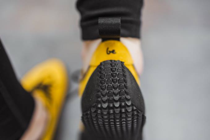 uomini scarpe a piedi nudi trailwalker 2.0 mostarda Be Lenka 80JV115