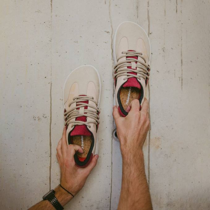uomini scarpe da ginnastica a piedi nudi barebarics - atmosfera beige e rosso Be Lenka 80JV103