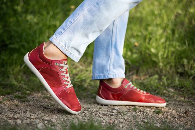 uomini scarpe da ginnastica a piedi nudi - campione 2.0 - vegan rosso Be Lenka 80JV11