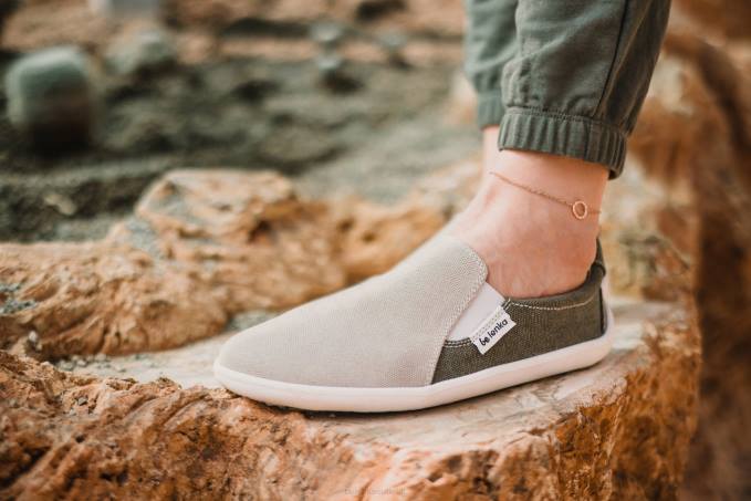 uomini scarpe da ginnastica a piedi nudi - facili - vegane sabbia e verde militare Be Lenka 80JV63